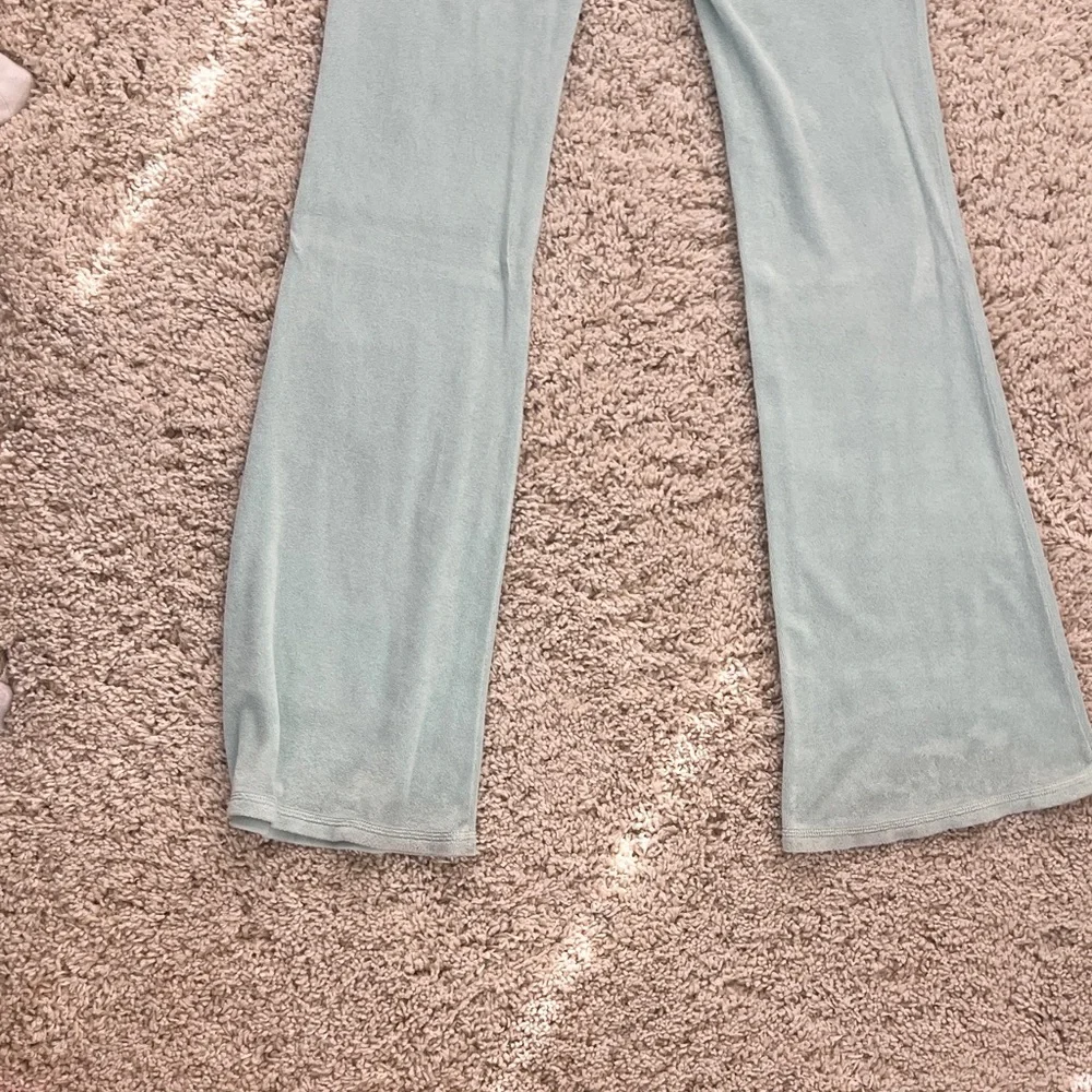 Juicy Couture Terry Light Mint Blue Zip-Up Hoodie (M) and Pants (P) Set - Picture 7 of 7
